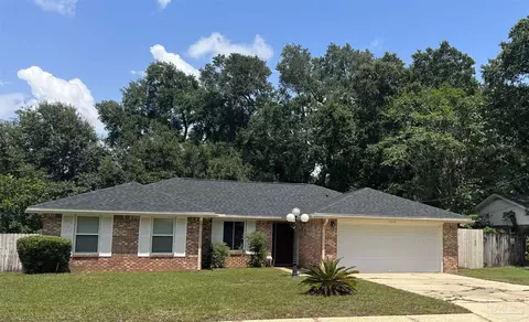 5928 Somerset Dr, Pensacola, FL 32526