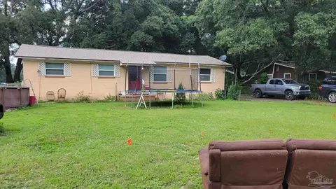8021 Beaver Cir, Pensacola, FL 32534