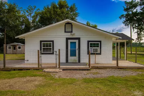 6330 Albritton Rd, Mcdavid, FL 32568