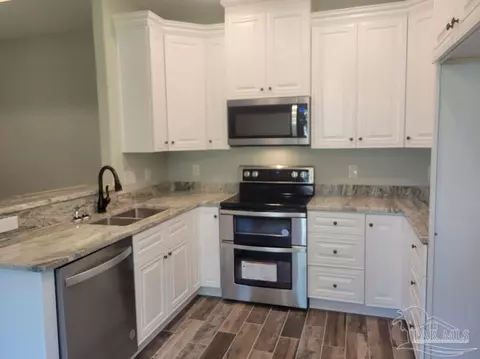2977 N 16th Ave, Milton, FL 32583 photo 3