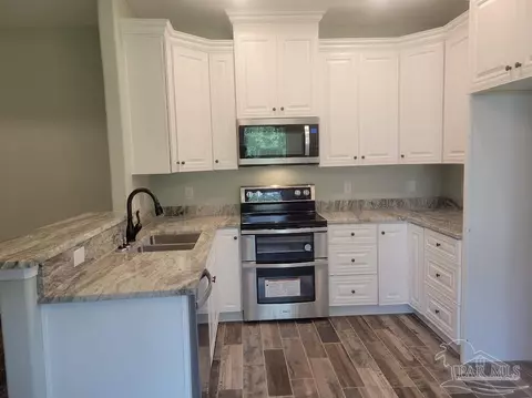 2977 N 16th Ave, Milton, FL 32583 photo 4