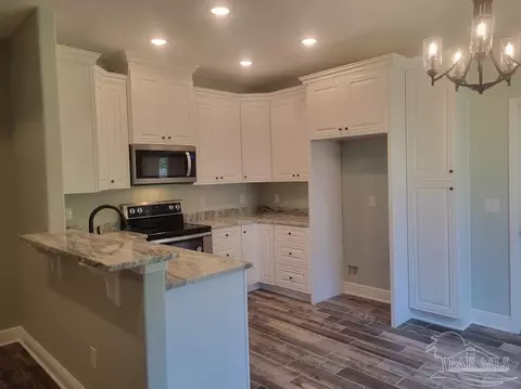 2977 N 16th Ave, Milton, FL 32583 photo 5