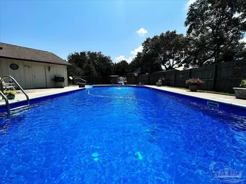 6502 Calle De Lago, Navarre, FL 32566
