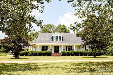 104 Oak Hollow Ln, Flomaton, AL 36441