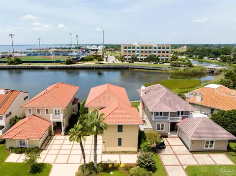 39 Port Royal Way, Pensacola, FL 32502