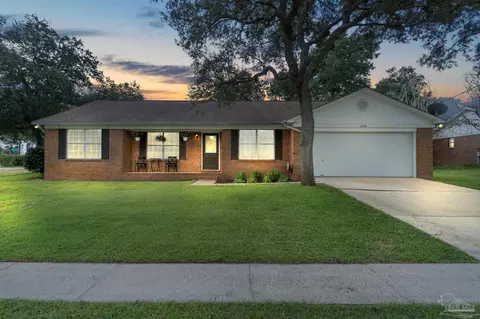 7909 Skyview Blvd, Navarre, FL 32566