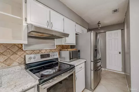 203 W Walker Cir, Crestview, FL 32539 photo 11