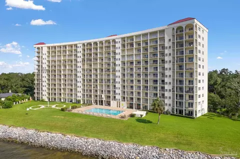 615 Bayshore Dr #105, Pensacola, FL 32507