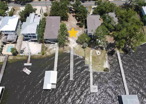 180 W 8th Ave, Gulf Shores, AL 36562