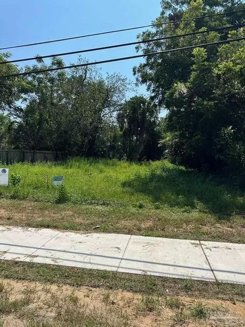 3121 N Roosevelt St, Pensacola, FL 32503