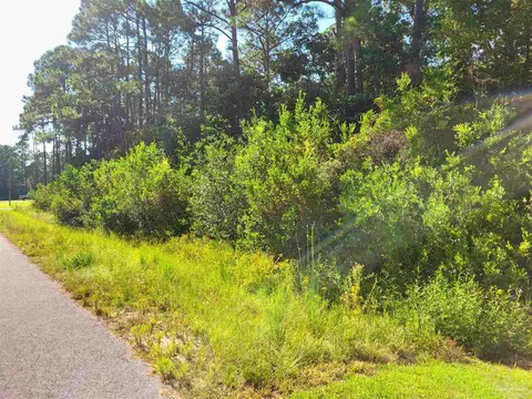 7140 Loysburg St, Navarre, FL 32566