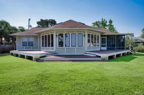 6470 E Bay Blvd, Gulf Breeze, FL 32563