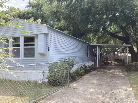 35 Domitilla St, Pensacola, FL 32506