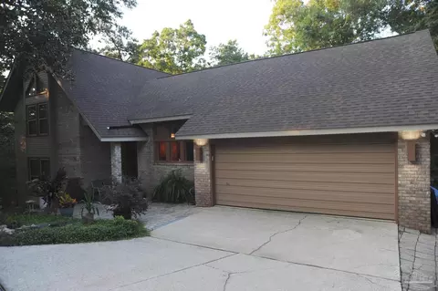 4645 Baywoods Dr, Pensacola, FL 32504