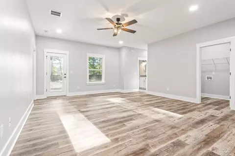 5704 Meadow Rd, Milton, FL 32583 photo 11