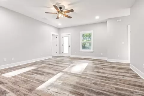 5704 Meadow Rd, Milton, FL 32583 photo 6