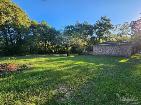 7512 St Joseph St, Milton, FL 32583 photo 4