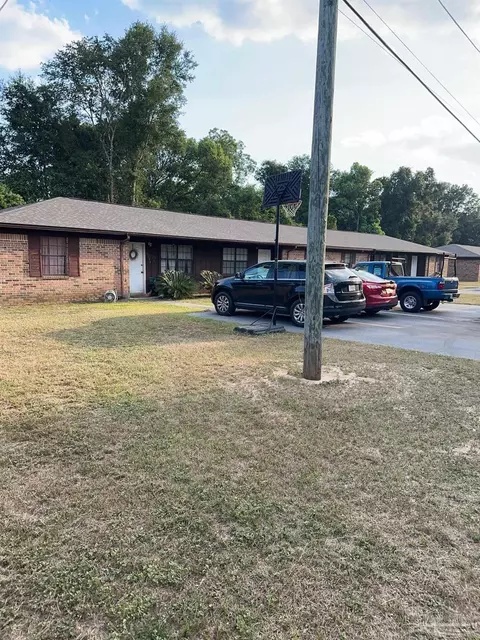 4197 Ravenwood Dr, Pace, FL 32571 photo 2