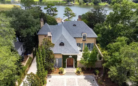 3920 Menendez Dr, Pensacola, FL 32503
