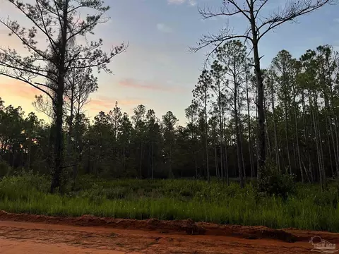 2911 N 22nd Ave, Milton, FL 32583