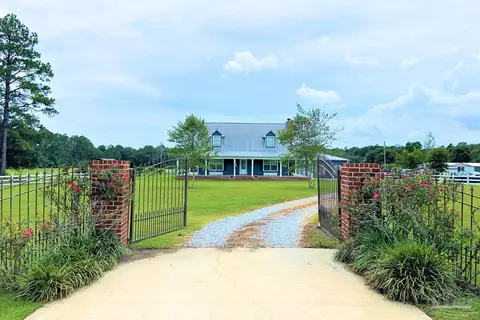 11699 Stucki Rd #C, Elberta, AL 36530