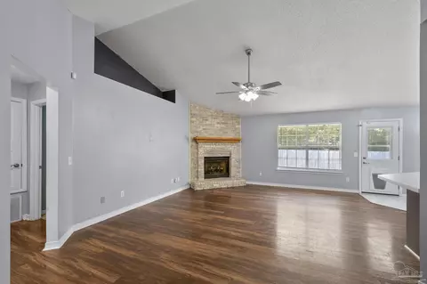 302 Seattle Slew Ct, Crestview, FL 32539 photo 7