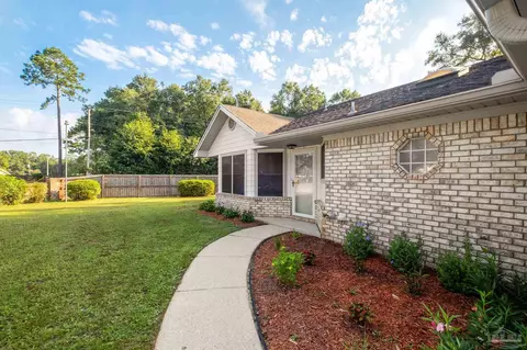 5160 Trenton Dr, Pace, FL 32571 photo 2