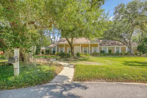 418 Kent Pl, Gulf Breeze, FL 32561