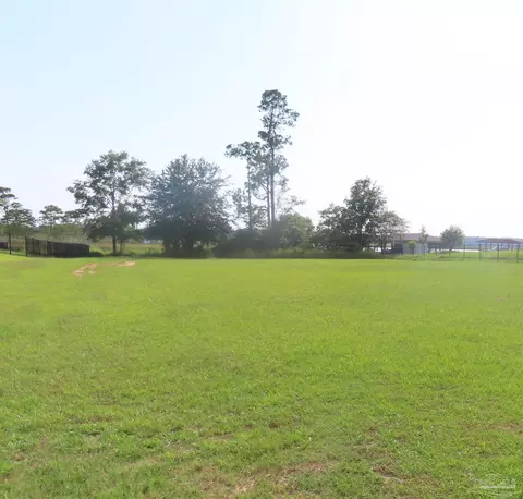 7429 San Ramon Dr, Milton, FL 32583