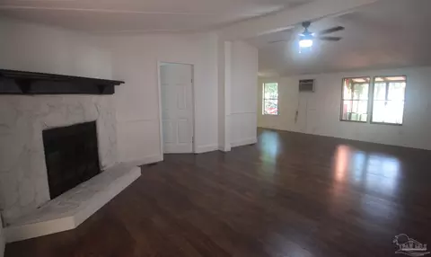 4342 Lindsey Ln, Pace, FL 32571 photo 6