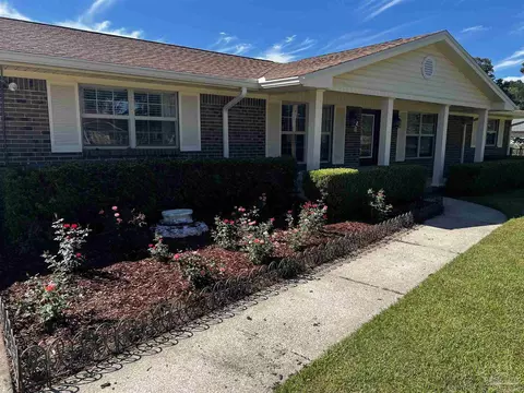 2403 Belleflower Rd, Pensacola, FL 32526