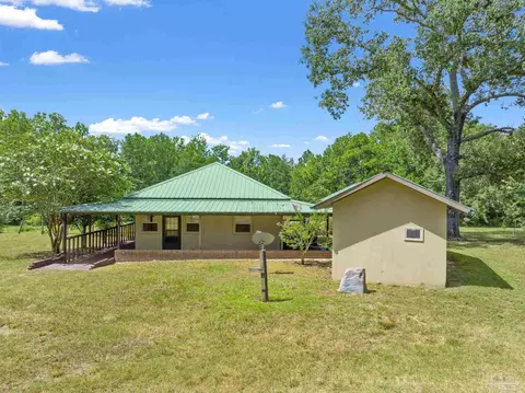 9779 Chumuckla Springs Rd, Milton, FL 32570