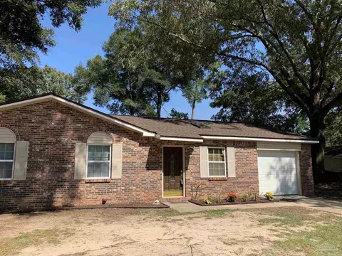 4232 Avenida De Golf, Pace, FL 32571