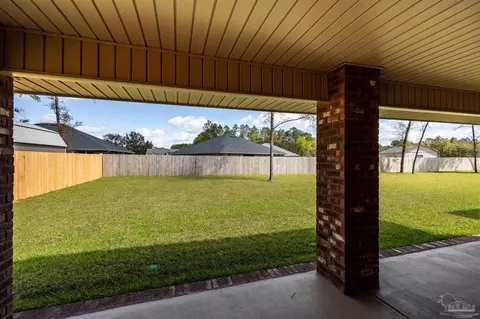 Exterior - 5704 Old Stone Blvd, Milton, FL 32570 photo 5 of 5