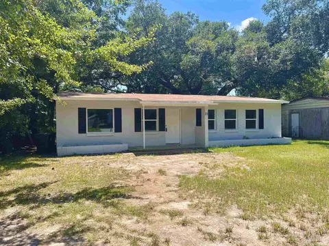 25 Randolph Dr, Pensacola, FL 32506