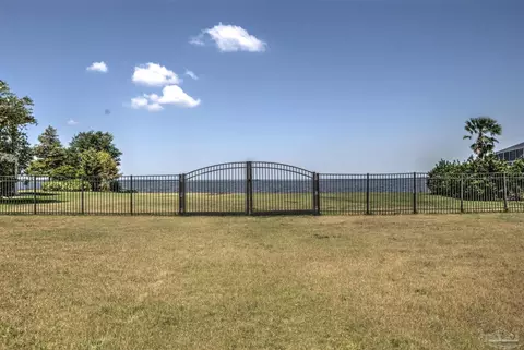 4548 Bayside Dr, Milton, FL 32583