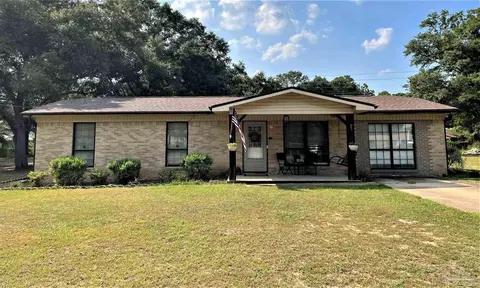 5269 Springdale Dr, Milton, FL 32570