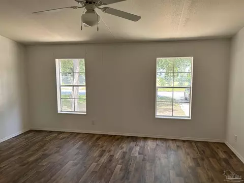 8935 Tara Cir, Milton, FL 32583 photo 11
