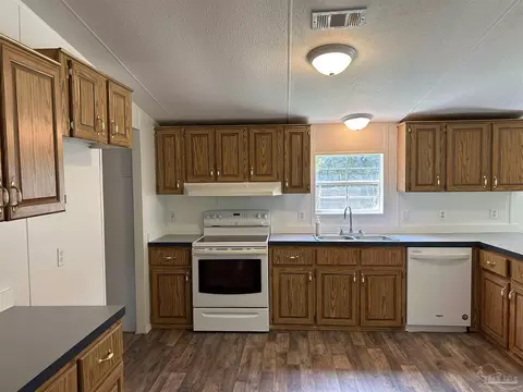 8935 Tara Cir, Milton, FL 32583 photo 6