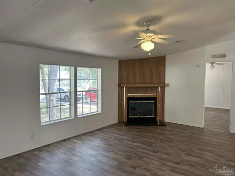 8935 Tara Cir, Milton, FL 32583 photo 4