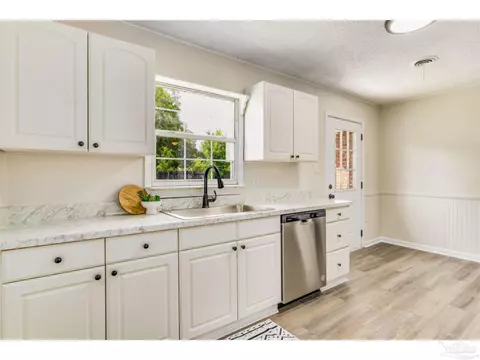 4551 Sunrise Dr, Pace, FL 32571 photo 3