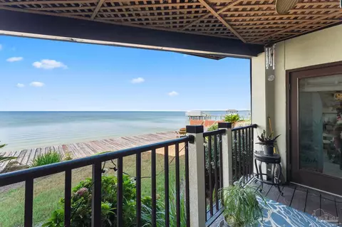 114 Baybridge Dr, Gulf Breeze, FL 32561