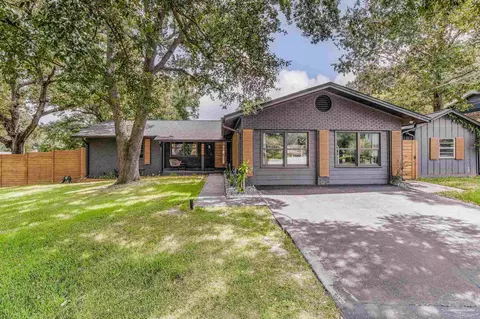 9690 Coachman Ct, Pensacola, FL 32514