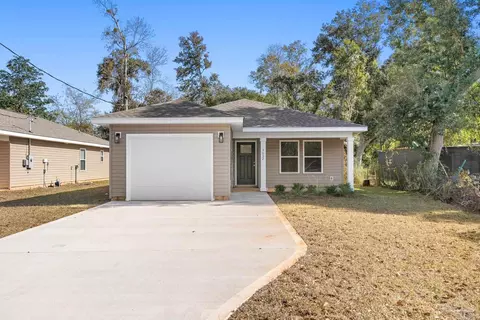 3032 N 13th Ave, Milton, FL 32583