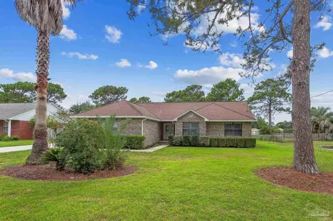 1945 Sparrow Ln, Navarre, FL 32566
