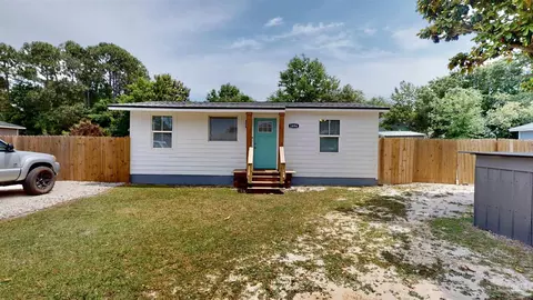1494 Oakhill Rd, Gulf Breeze, FL 32563
