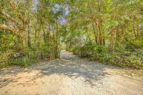 8148 Delta Dr, Milton, FL 32583 photo 2