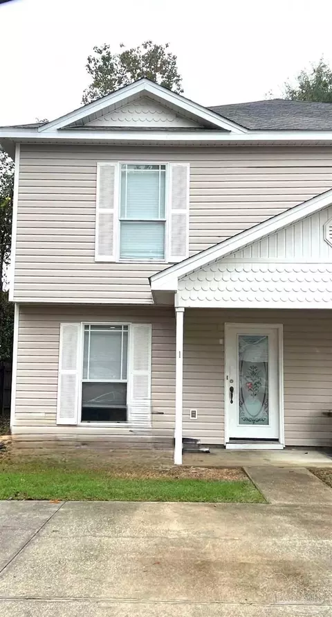 8435 Chisholm Rd #1, Pensacola, FL 32514