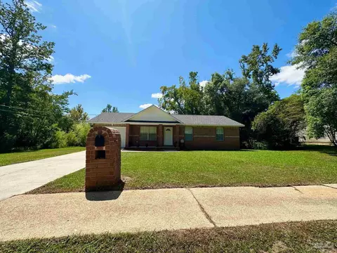6767 Hunt St, Milton, FL 32570
