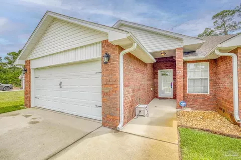 2446 Raider Ln, Navarre, FL 32566